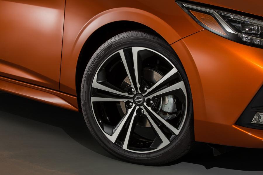 Колеса Nissan Sentra SR 2020 года  (NA) (фото 51 из 51)